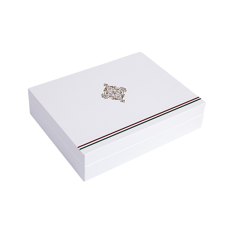 กล่องของขวัญเครื่องประดับดูหรูหราพร้อมตัวเคส Hard Magnetic Clasp
