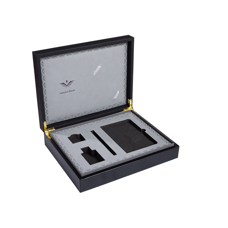 กล่องของขวัญเครื่องประดับดูหรูหราพร้อมตัวเคส Hard Magnetic Clasp